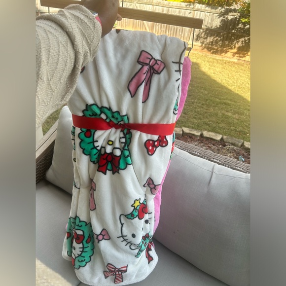 Hello Kitty gum drop and pink bow Christmas blankets/2 blankets  - Picture 3 of 4